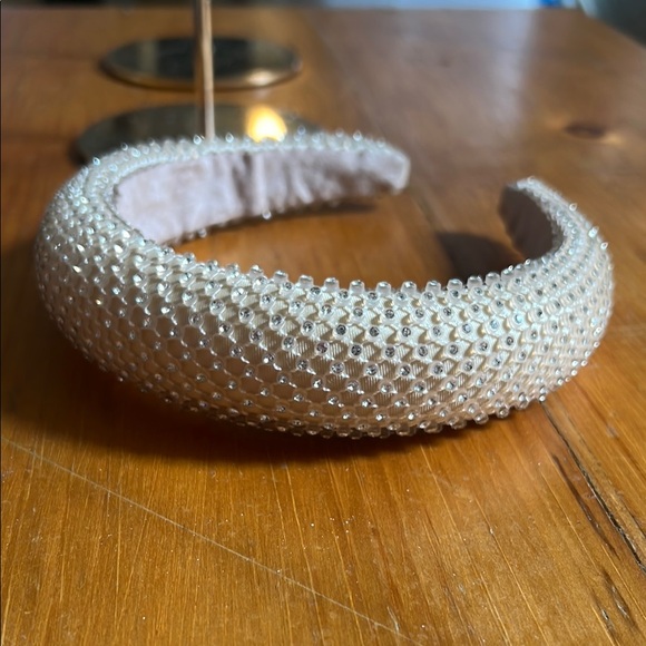 Anthropologie Accessories - Viral Cream Textured Hair Accessory with ✨ Sparkle netting Finish